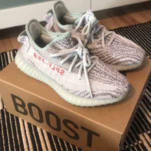 YEEZY BOOST 350 V2 blue tint size 5
